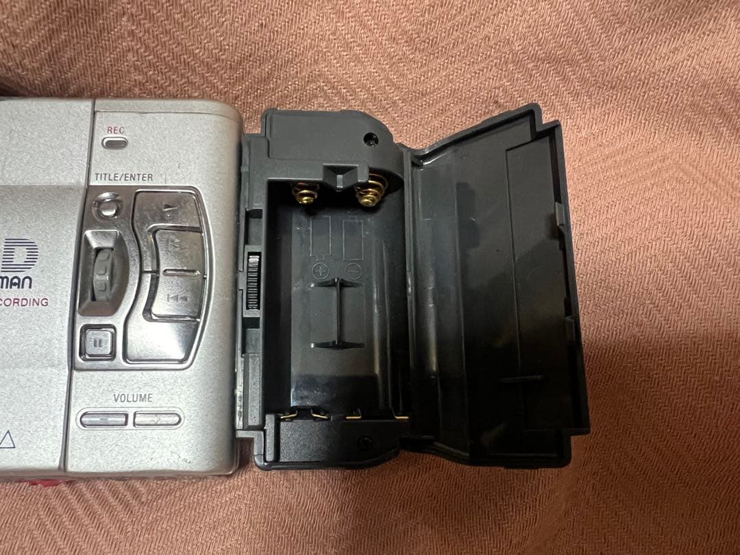 【動作品】SONY ソニー　MDレコーダー ウォークマン MZ-R50