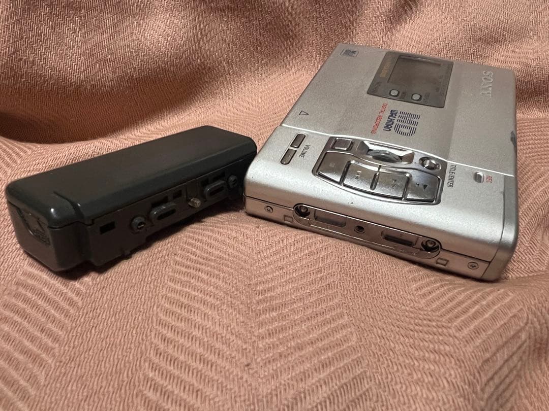 【動作品】SONY ソニー　MDレコーダー ウォークマン MZ-R50