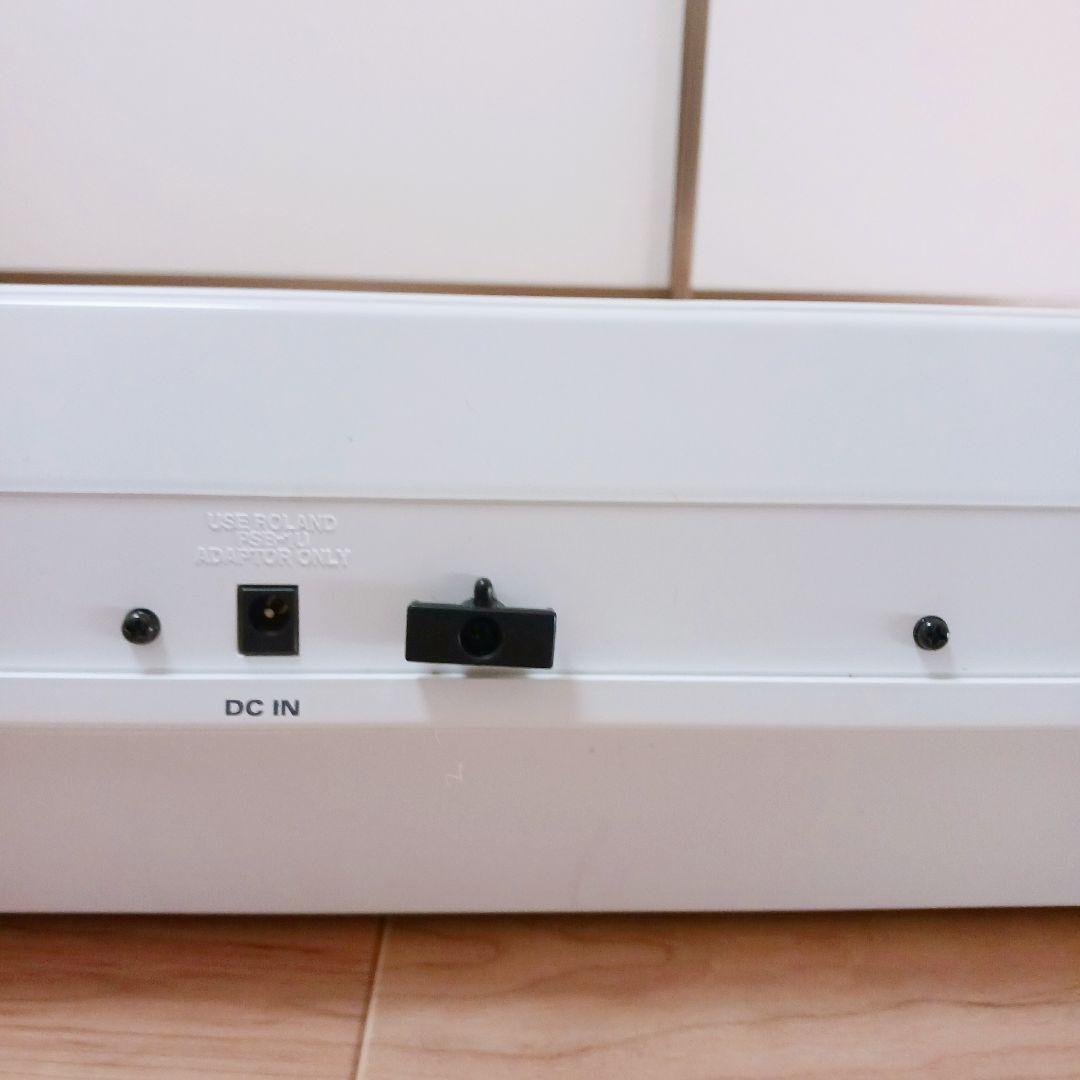 Roland E-09W シンセサイザー キーボード 61鍵 音源内蔵