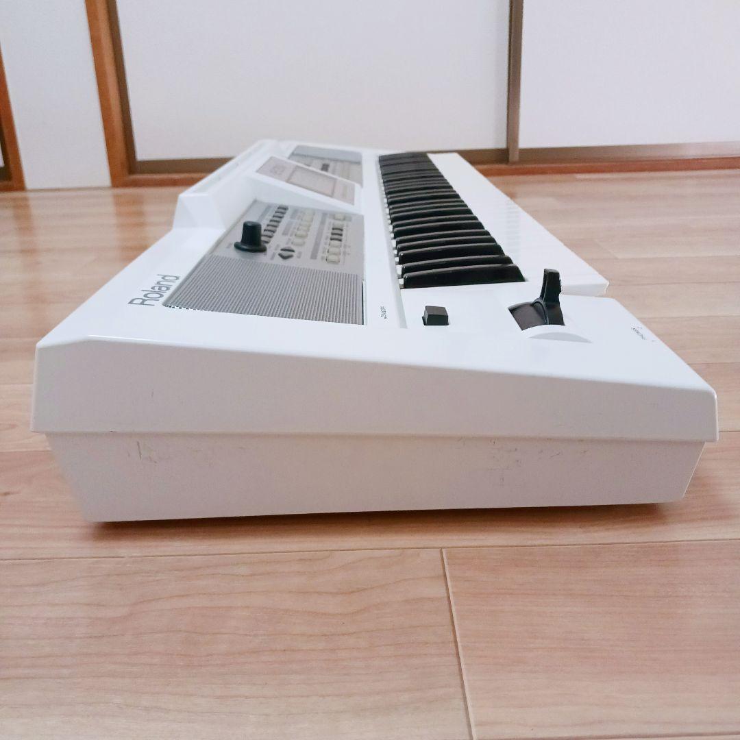 Roland E-09W シンセサイザー キーボード 61鍵 音源内蔵