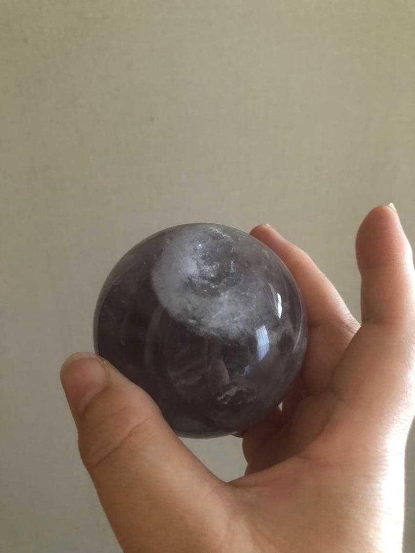 天然石　アメジスト　スフィア　天使の指紋付き　虹あり　約67ミリ　台座つき