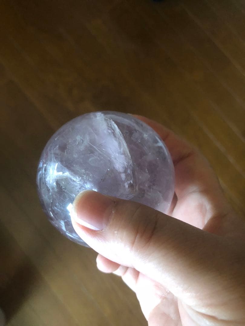 天然石　アメジスト　スフィア　天使の指紋付き　虹あり　約67ミリ　台座つき