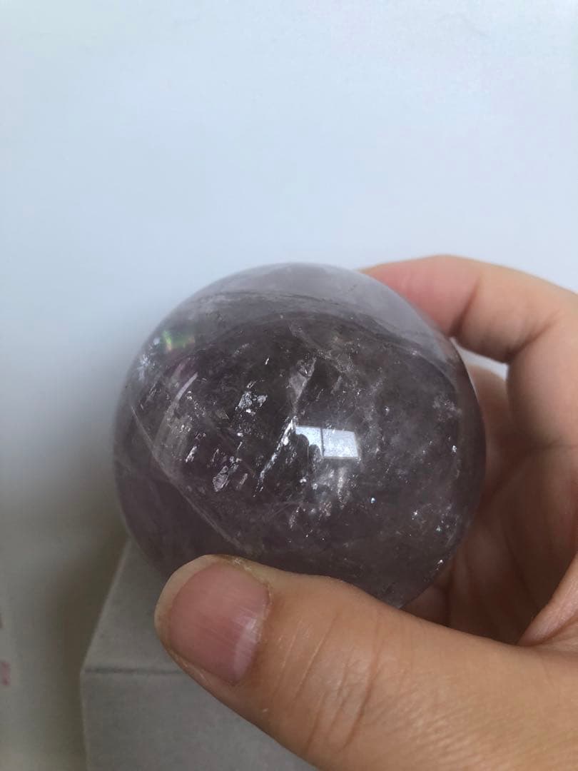 天然石　アメジスト　スフィア　天使の指紋付き　虹あり　約67ミリ　台座つき