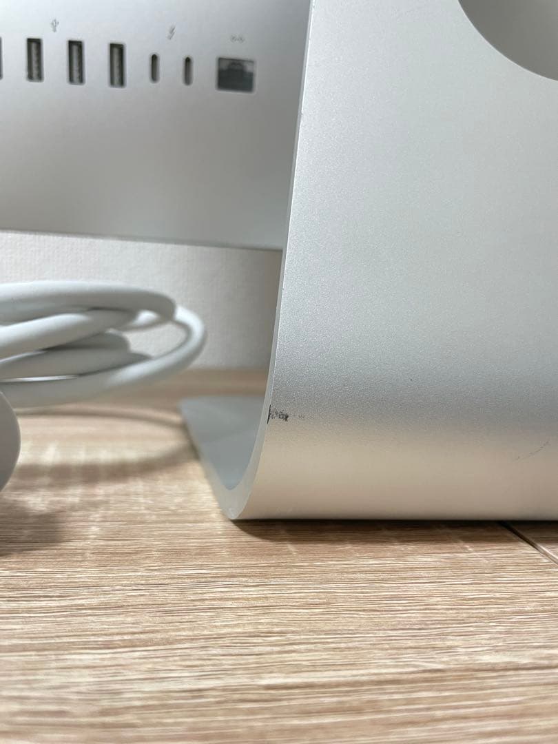 Apple iMac 21.5インチ（2017）