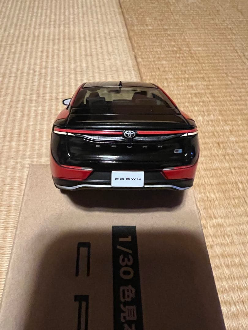 【非売品】クラウン ミニカー 赤/黒 1/30