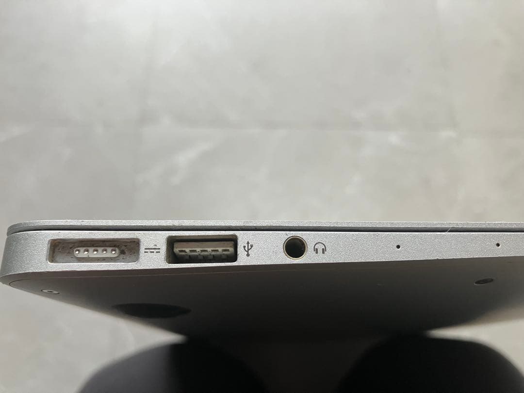MacBook Air 11インチ（2013)