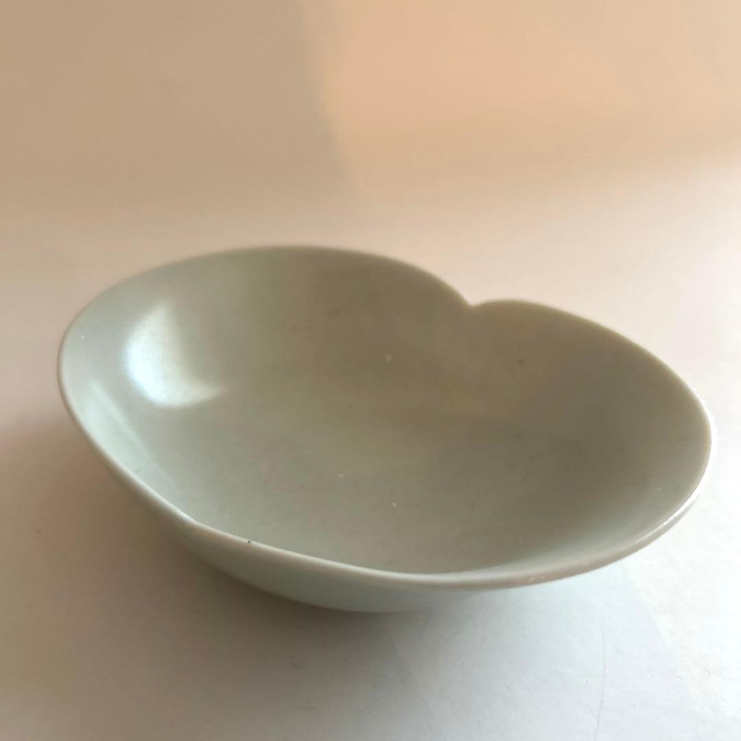 白磁青磁変形小皿　3客