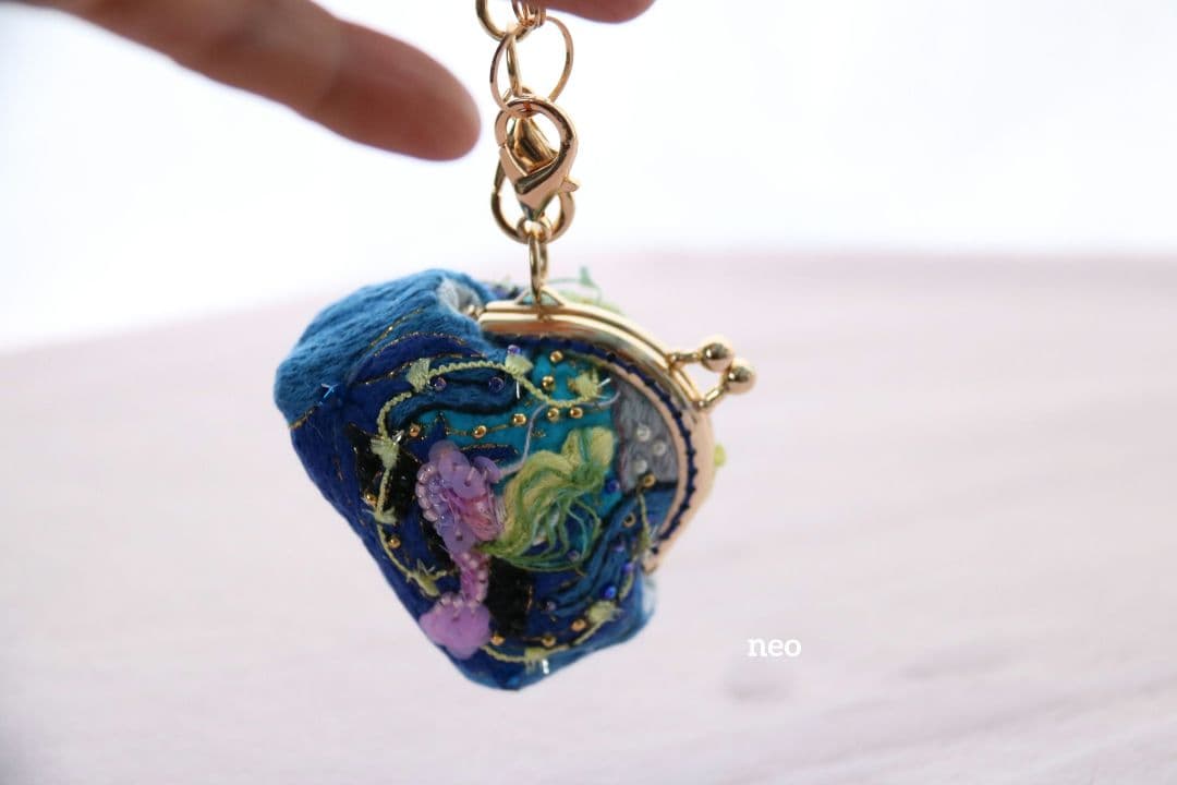 手刺繍のチャームポーチ 人魚姫