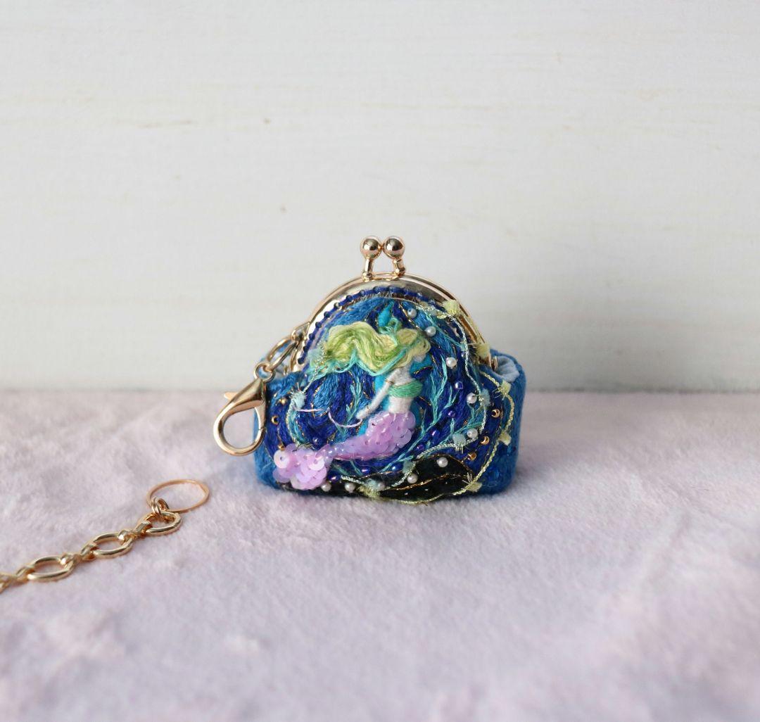 手刺繍のチャームポーチ 人魚姫