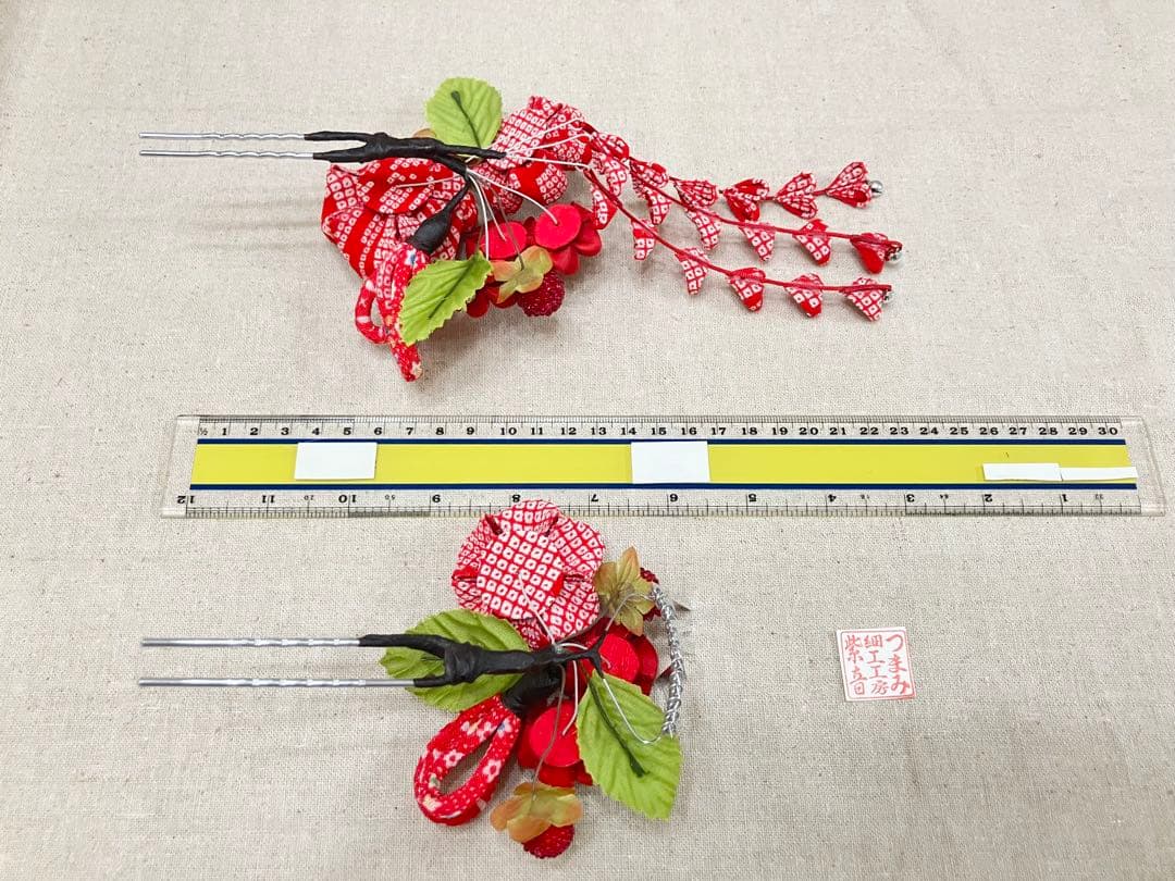 赤絞りの真っ赤なつまみ細工かんざし　七五三　卒業式　　成人式　髪飾り　和装　着物