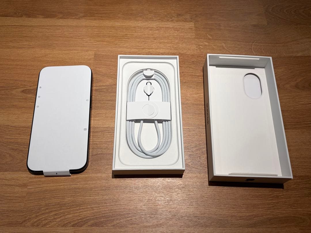 【美品！】Apple iPhone 16 128GB ブラック MYDQ3J/A