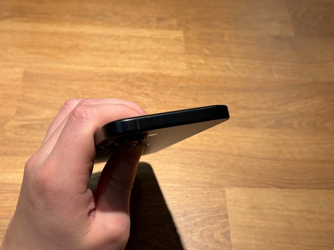 【美品！】Apple iPhone 16 128GB ブラック MYDQ3J/A