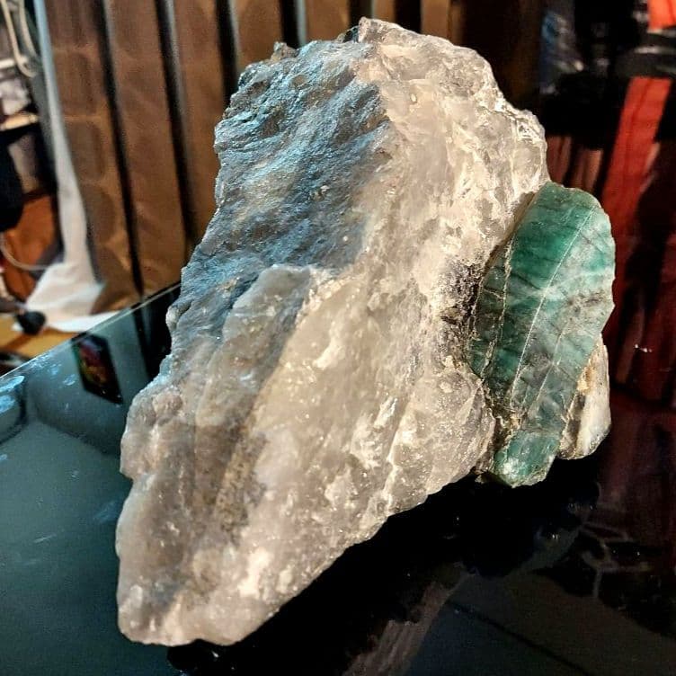 ド迫力！レア！！エメラルド原石 約3.5㌔ 91