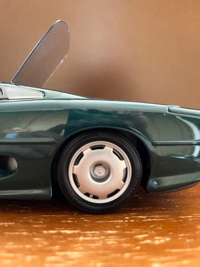 ジャガー XJ220 1/18 スケールマイスト