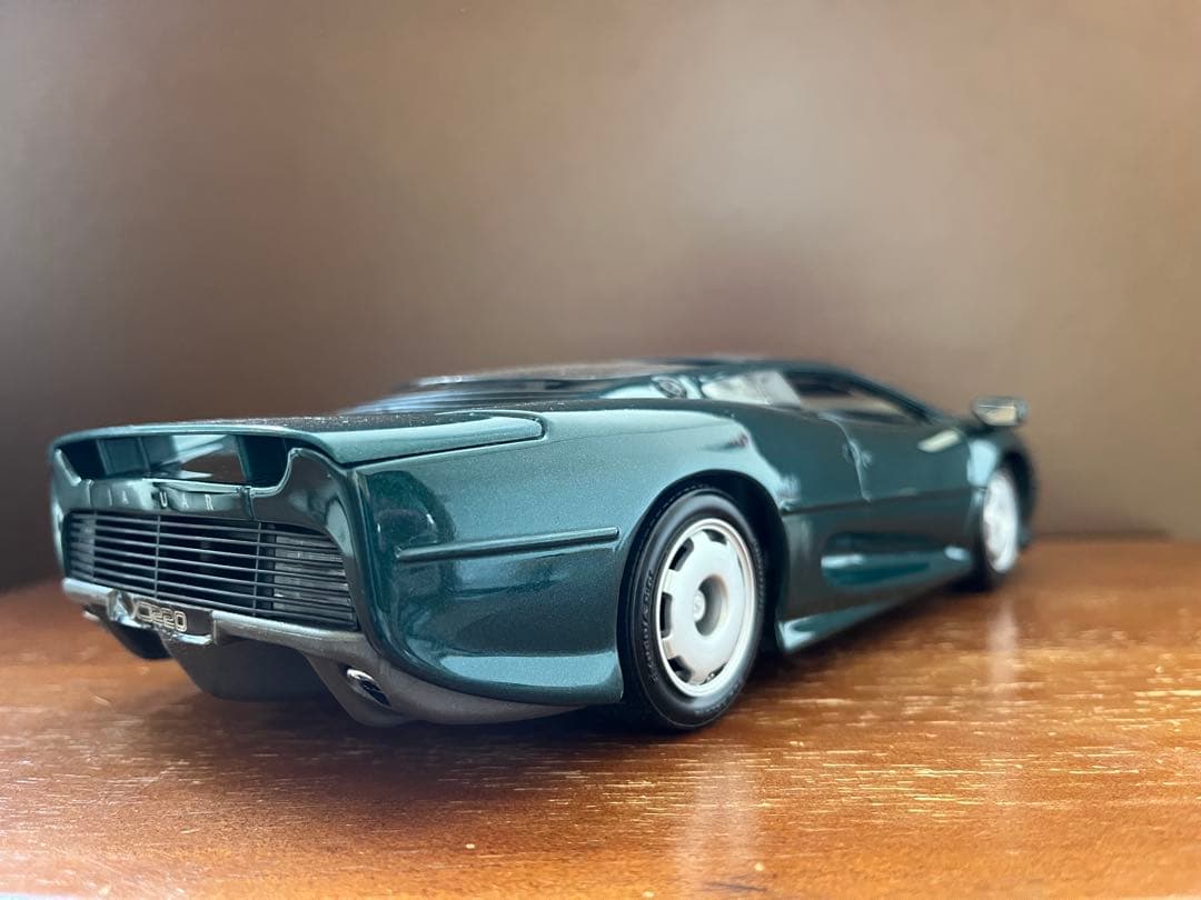 ジャガー XJ220 1/18 スケールマイスト
