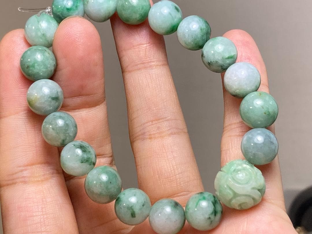 BR7-43 花緑10.0mm 彫り花珠 ミャンマー産A貨 本翡翠 ブレスレット