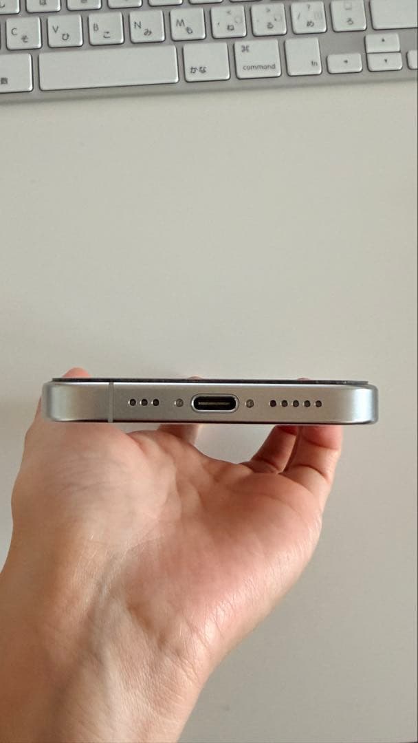 iPhone16Pro ホワイトチタニウム 128G 電池残95% 白