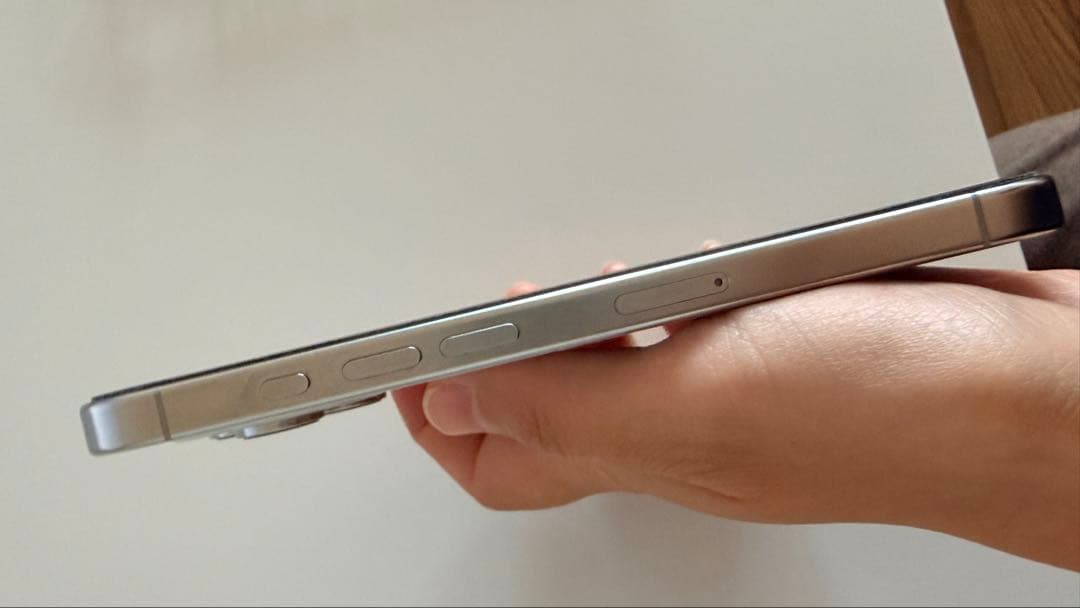 iPhone16Pro ホワイトチタニウム 128G 電池残95% 白