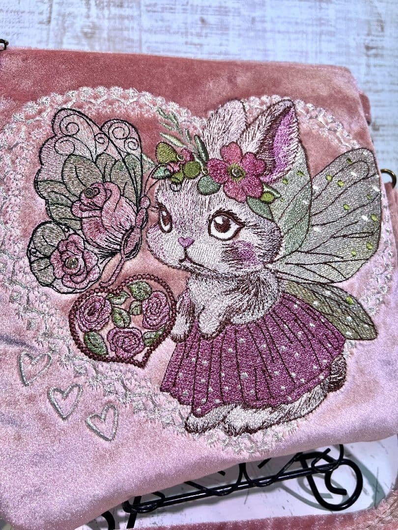ベビーピンクベロア生地♡刺繍のショルダーバッグ♡サコッシュ♡フェアリーラビット