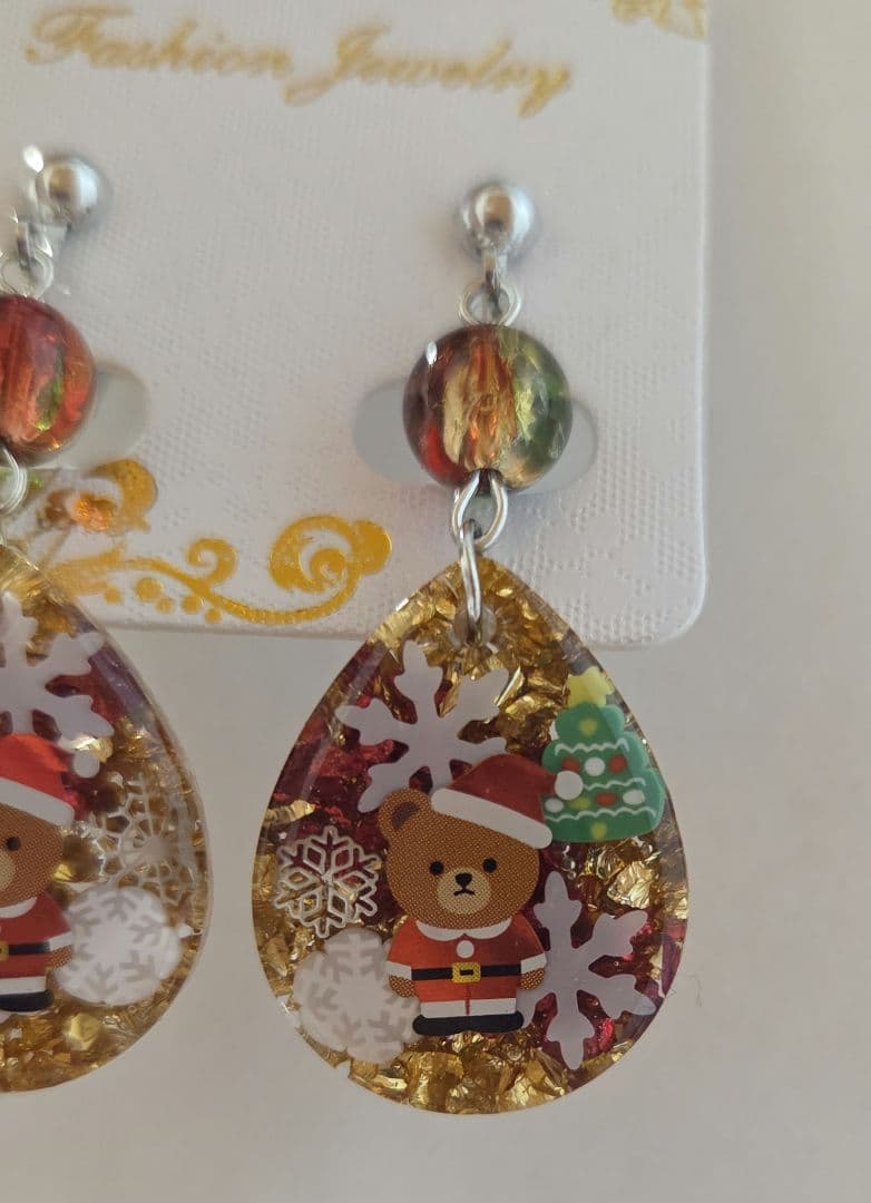 クマさんタイヤリング・ピアス✨　　クリスマスピアス　　クリスマスイヤリング