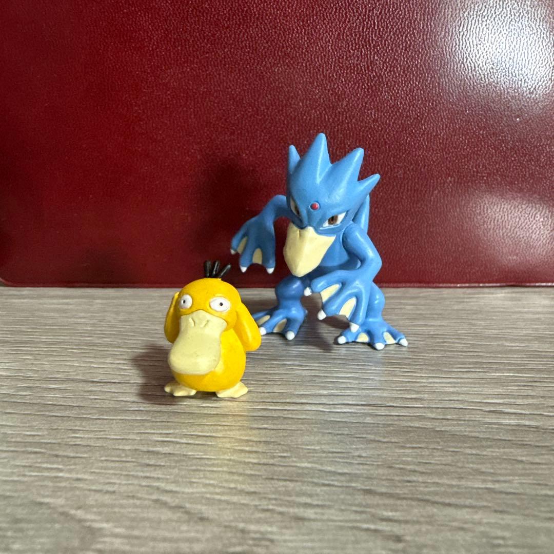 立体ポケモン図鑑　コダック　ゴルダック　ヘイガニ　シザリガー　ポケモン　立体