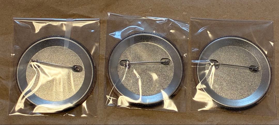 プロセカ　ニーゴ　CD 特典　東雲絵名　カード　箔押し　缶バッジ　タワレコ特典