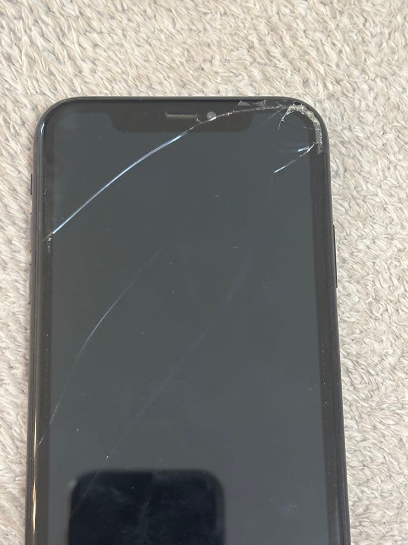 Apple iPhone XR ブラック 画面にひびあり