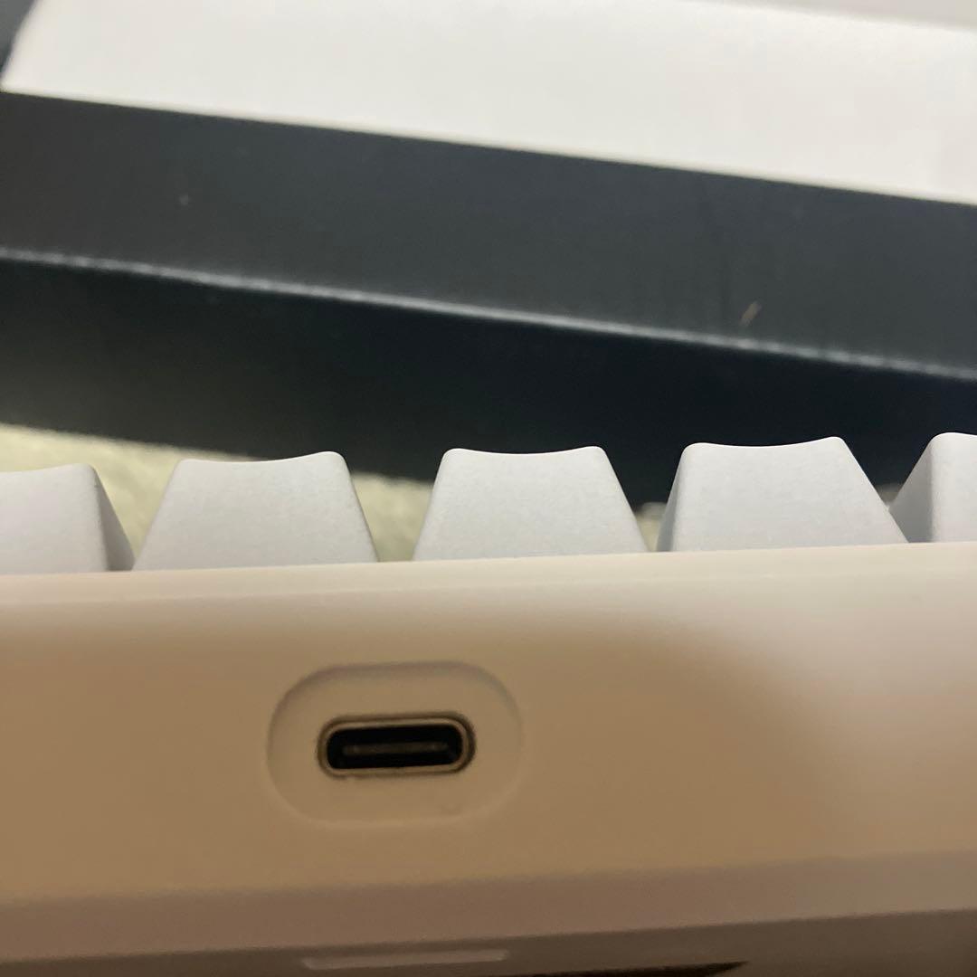 ホワイト USB-C ゲーミングキーボード マウスセット本体