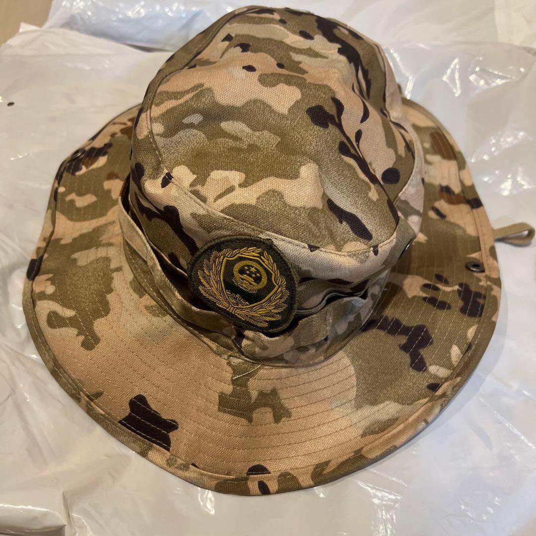 実物未使用 中国軍　人民武装警察現役冬用21式荒漠迷彩服戦闘服上下帽子