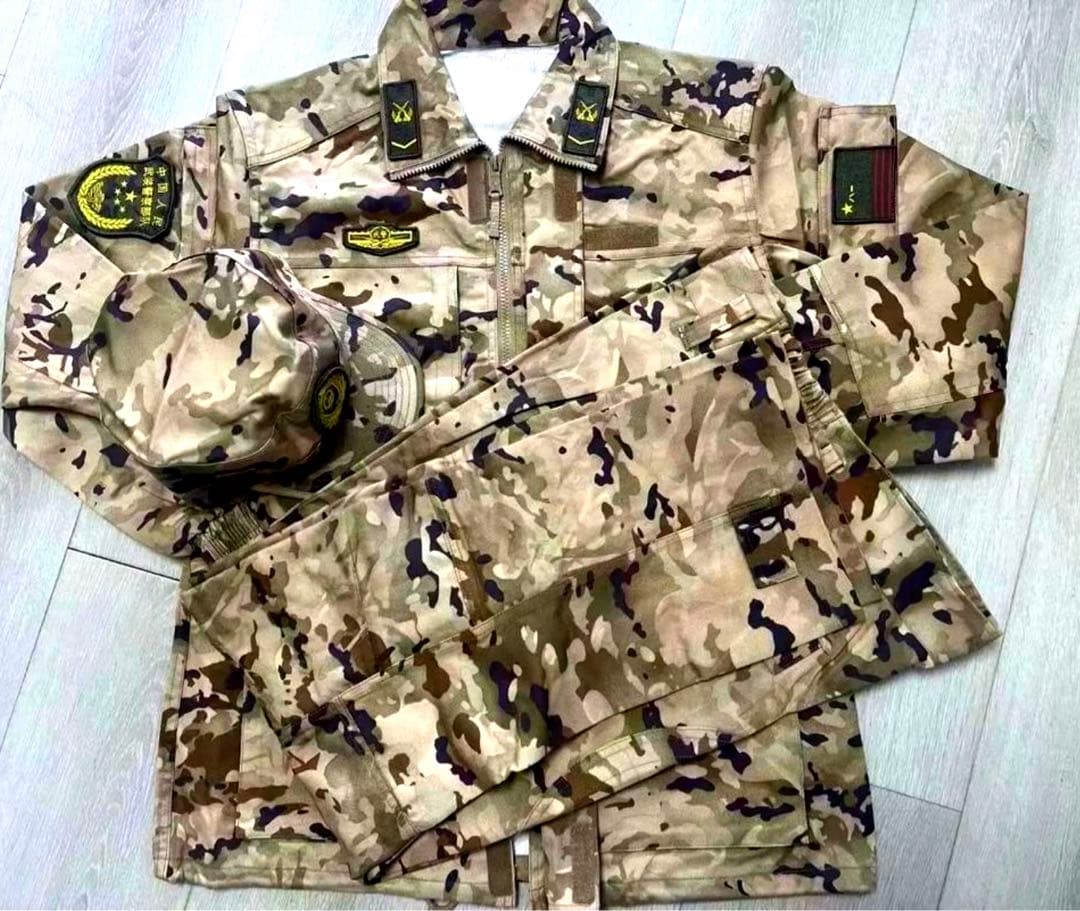 実物未使用 中国軍　人民武装警察現役冬用21式荒漠迷彩服戦闘服上下帽子