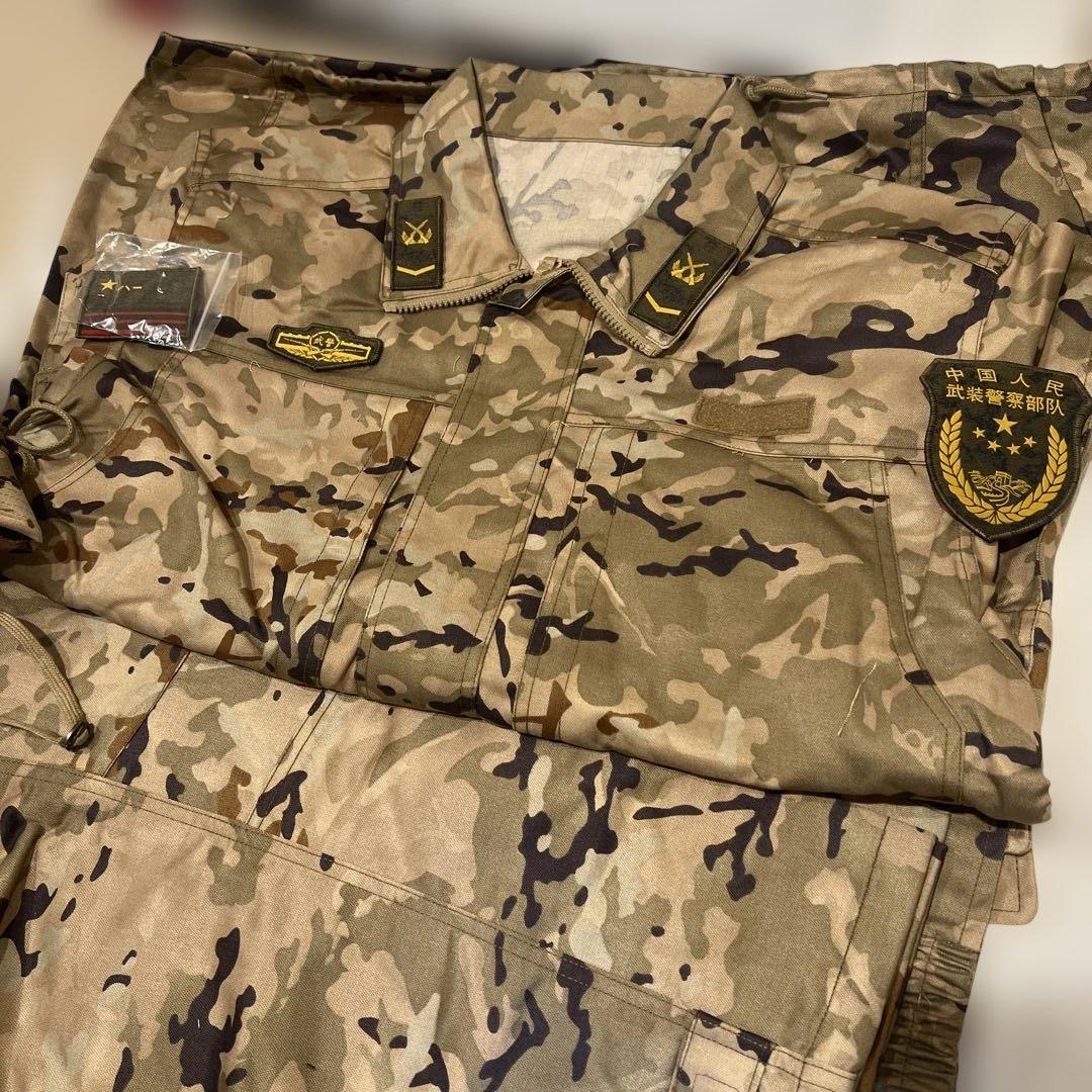 実物未使用 中国軍　人民武装警察現役冬用21式荒漠迷彩服戦闘服上下帽子