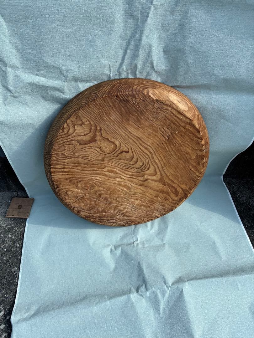 アンティーク な大きめくり抜き盆　丸盆　古民芸　古民具　無垢材ボウル ナチュラル