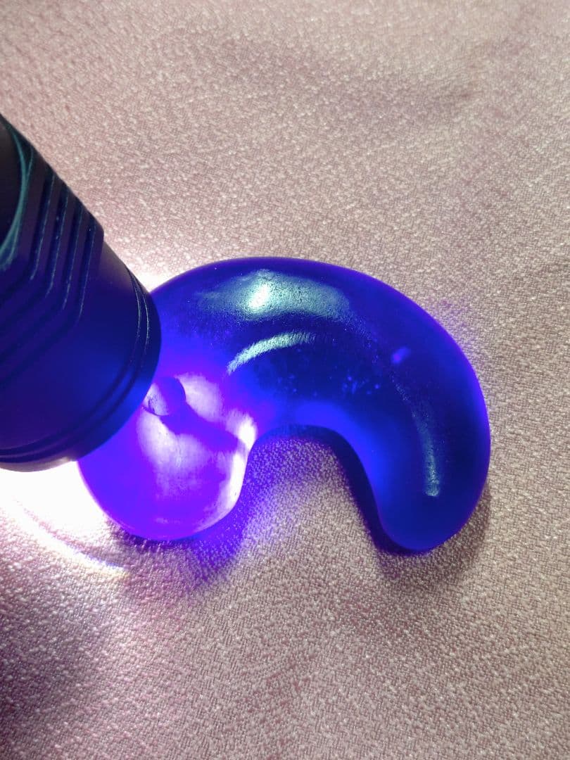 希少 古墳 勾玉 ブルー 瑠璃色 ガラス 素材 アンティーク 工芸 置物 根付