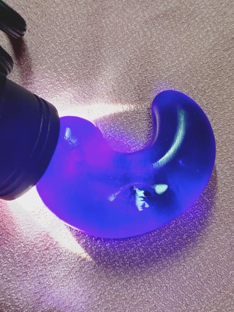 希少 古墳 勾玉 ブルー 瑠璃色 ガラス 素材 アンティーク 工芸 置物 根付