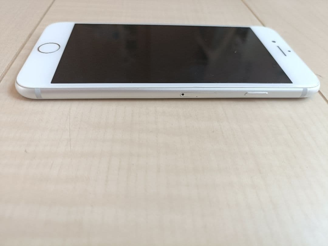 美品Apple iPhone7 32Gシルバー 本体バッテリー82%シムフリー