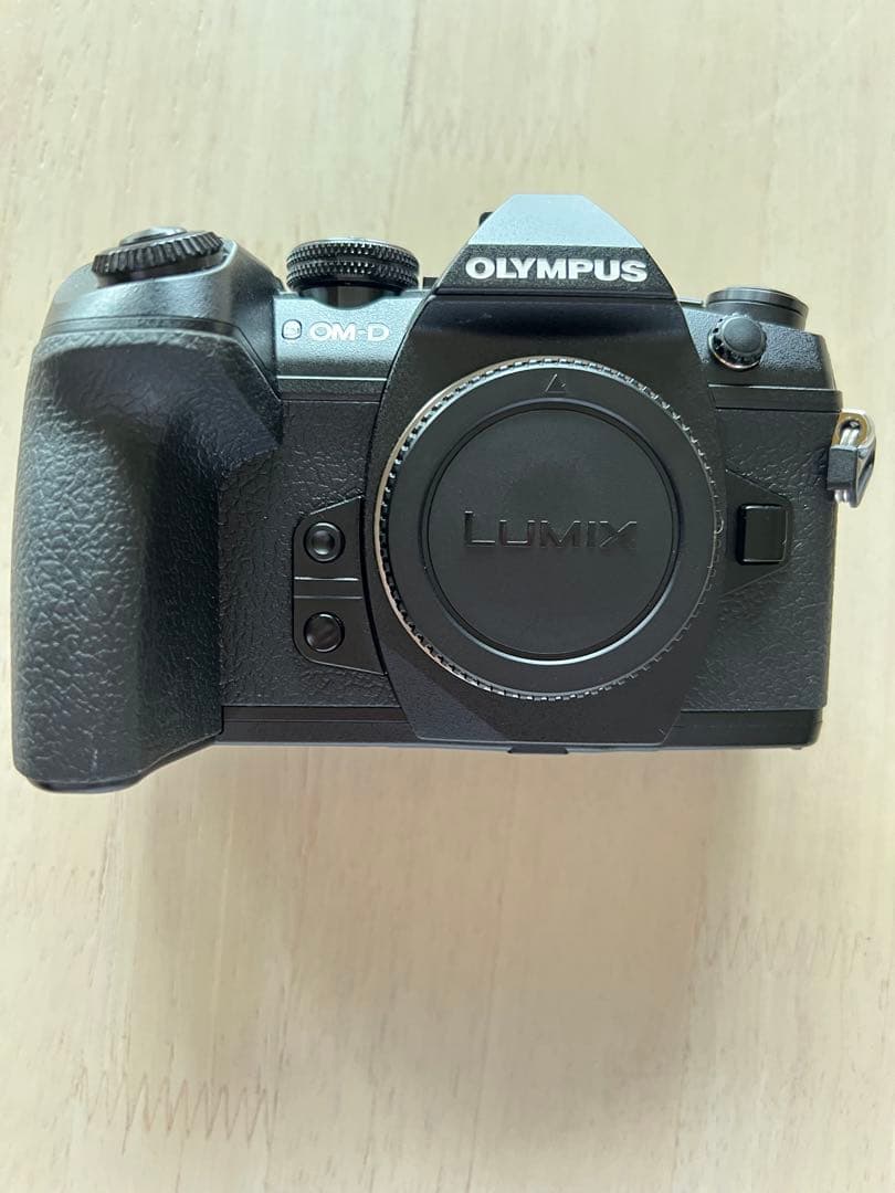 (美品) オリンパスミラーレス一眼カメラOM-D E-M1 Mark II 本体