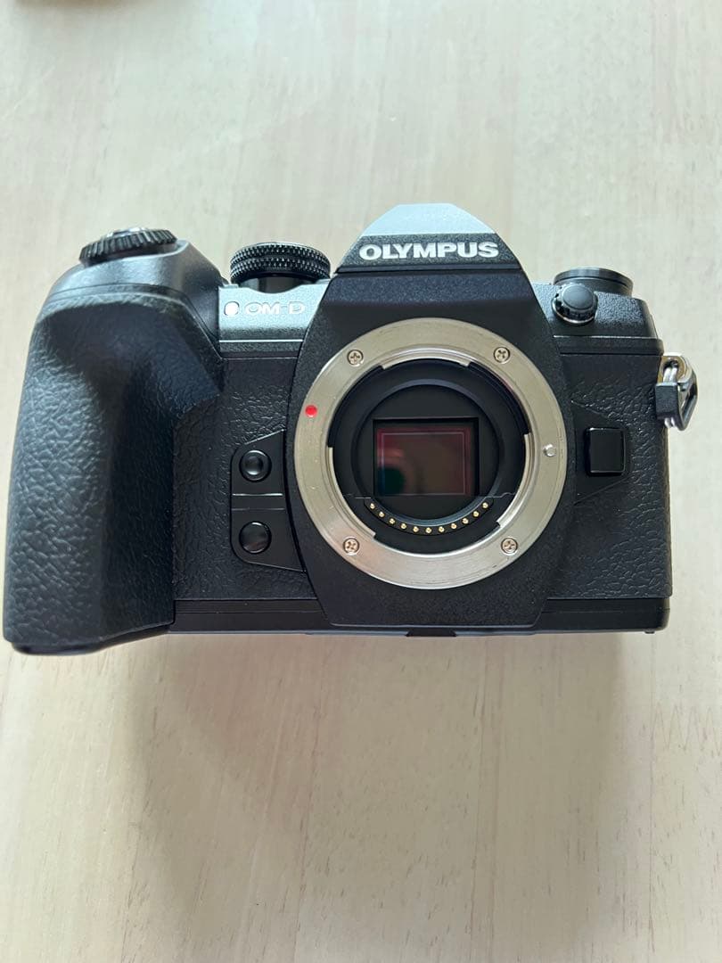 (美品) オリンパスミラーレス一眼カメラOM-D E-M1 Mark II 本体