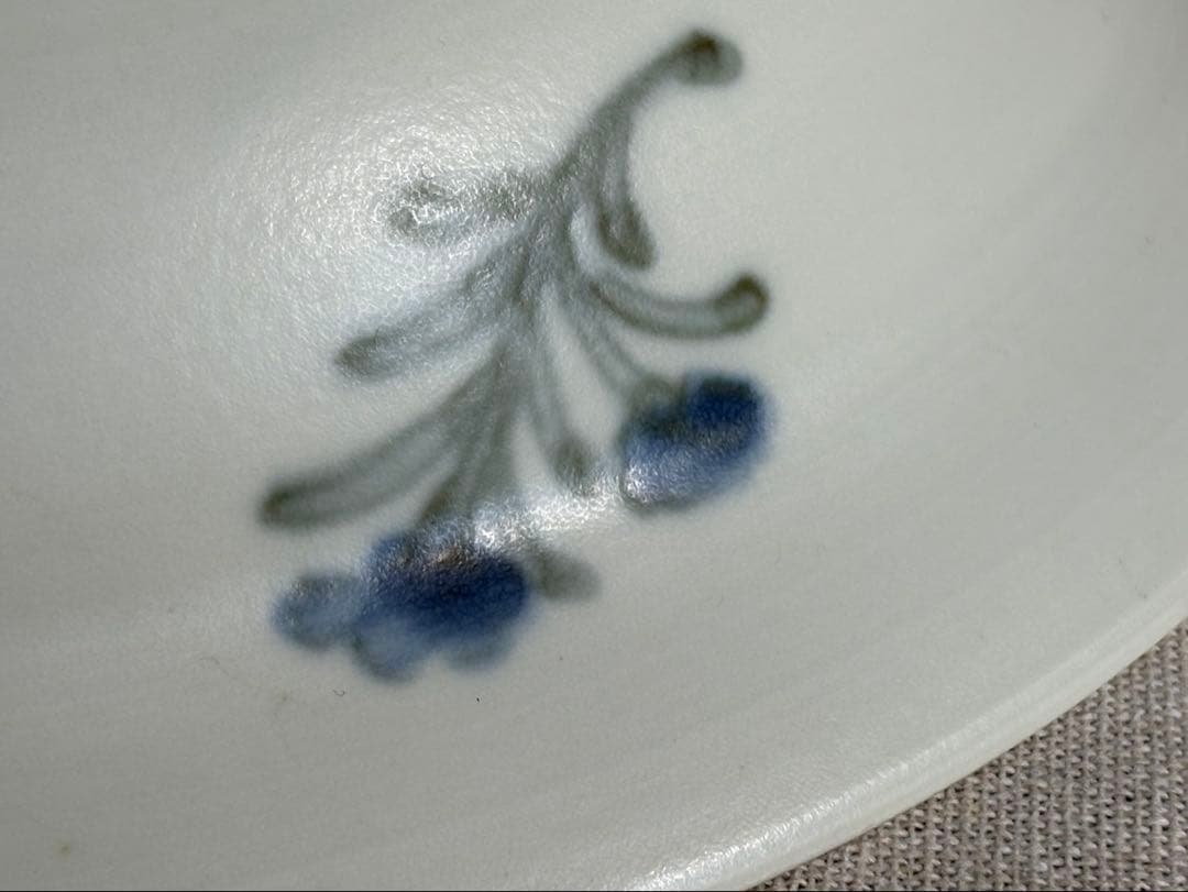 堀畑蘭　7.5寸深皿 鉄絵 ローズマリー 青