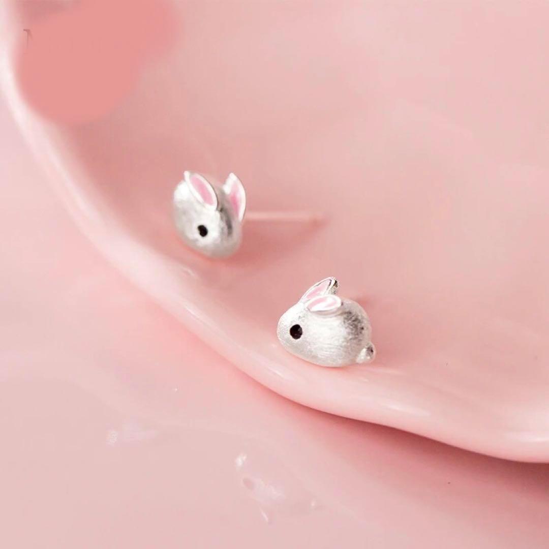 PA169【チビウサギ】ピアス　小粒　可愛い　うさぎ　アニマル　シルバー