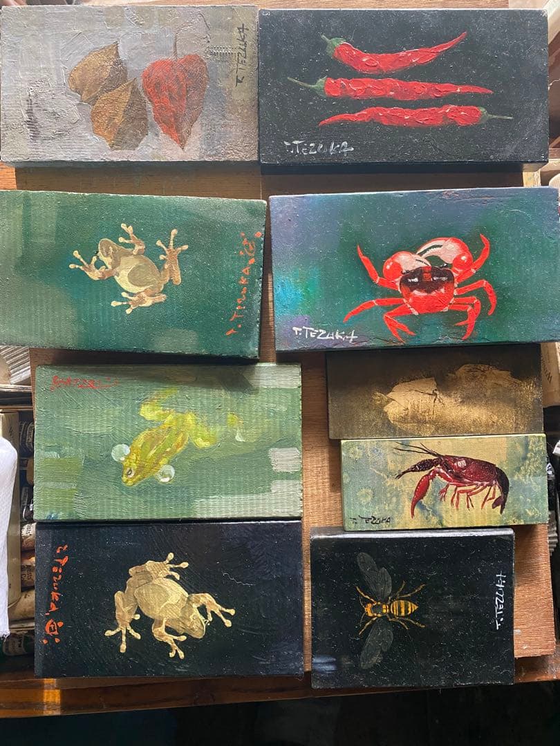 極小の油絵ミニアチュールサイズはタバコ2〜3個分全て額装しての販売です。