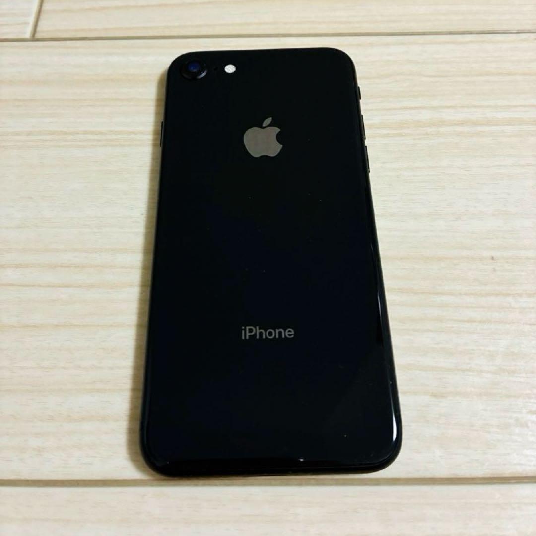 Apple iPhone 8 ブラック 本体　SIMフリー　充電ケーブル付き