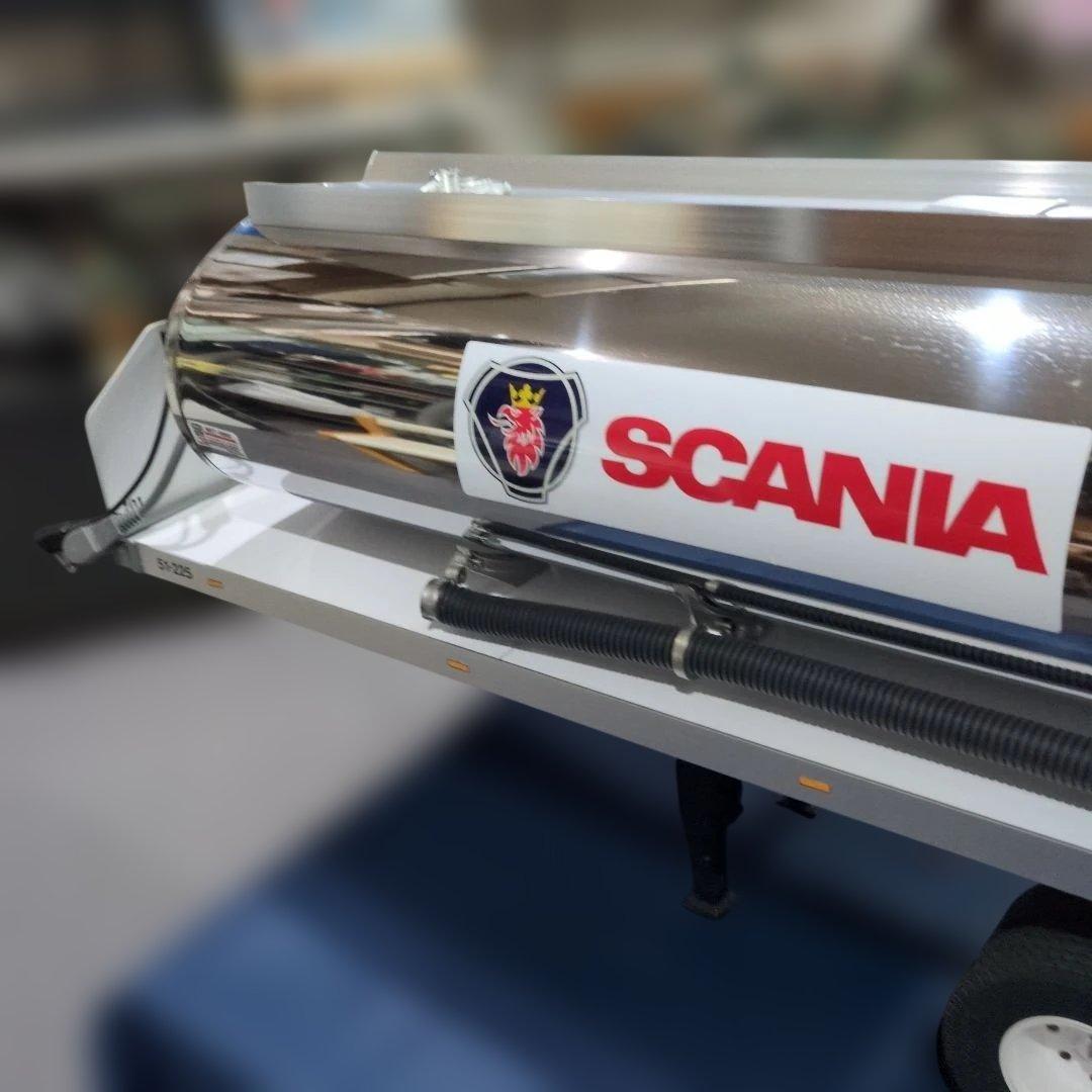 SCANIA メタルタンクトレーラー