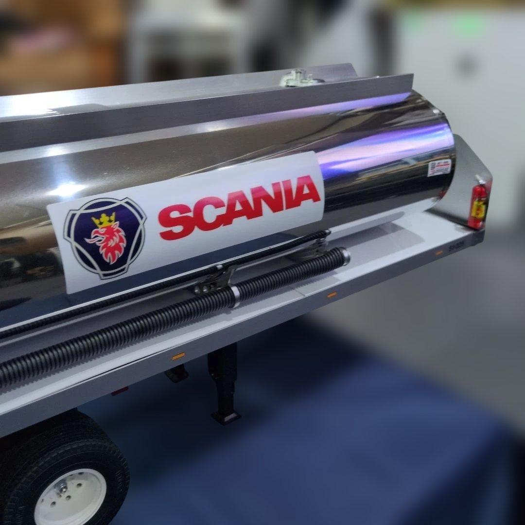 SCANIA メタルタンクトレーラー