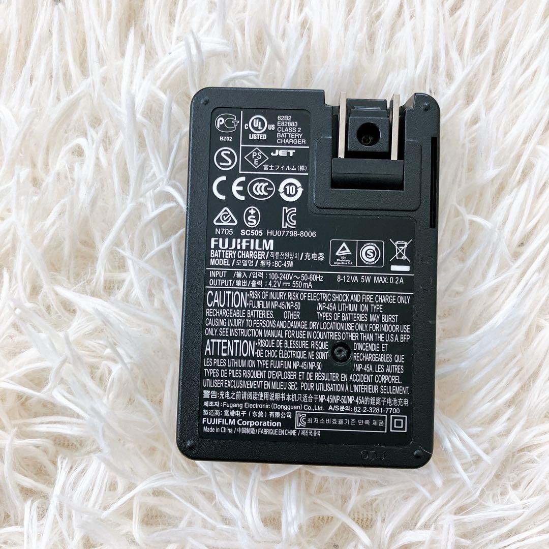 FUJIFILM　FINEPIX　Z300　ピンクゴールド　デジカメ 人気カラー