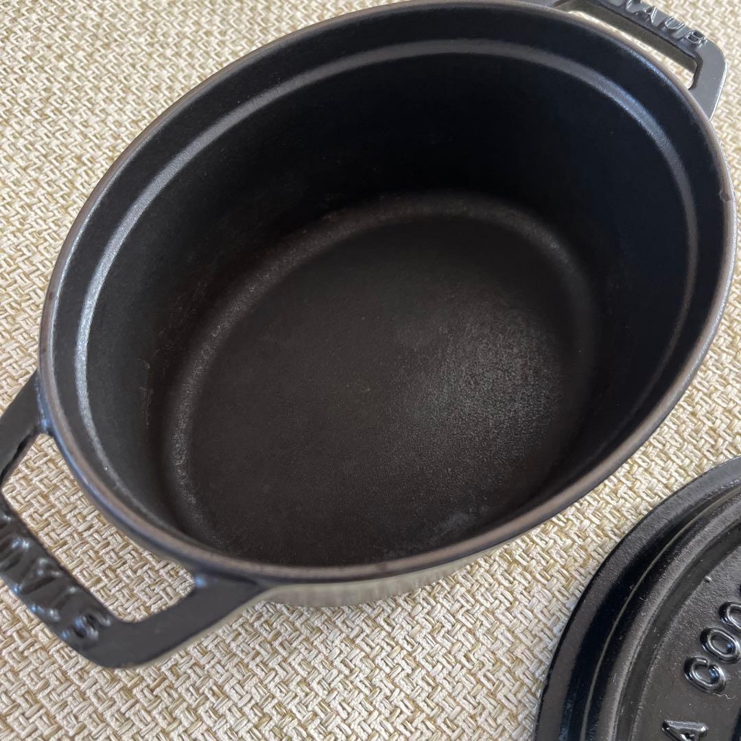 staubピコ・ココット 17 cmオーバル ブラック