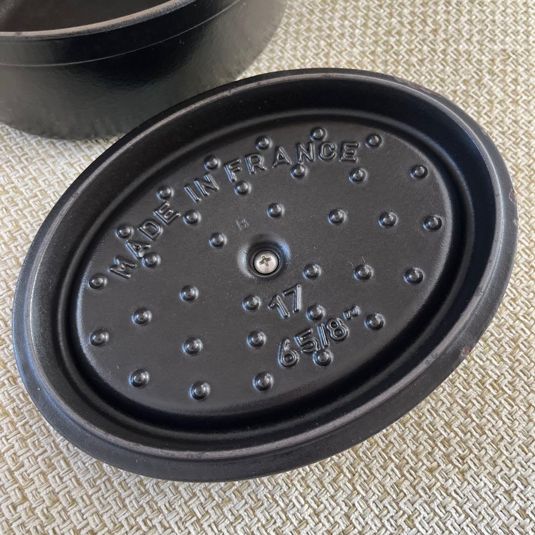 staubピコ・ココット 17 cmオーバル ブラック