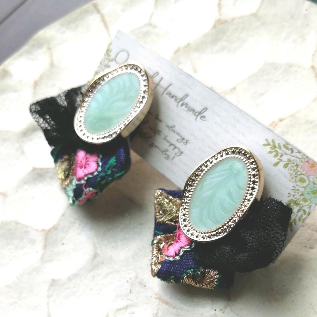 レース　ブルー　黒　ヴィンテージ　リボン　チロリアンテープ　イヤリング　紺