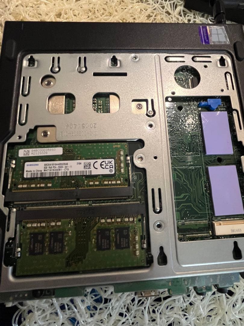 ThinkCentre M720q 10T8 レノボ　ミニPC