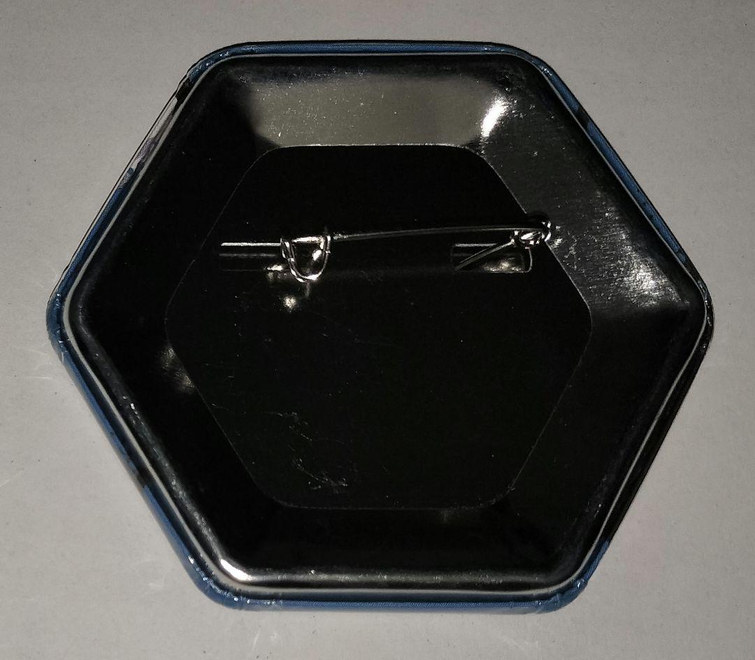 リボーン スクアーロ 六角形缶バッジ J-WORLD その1