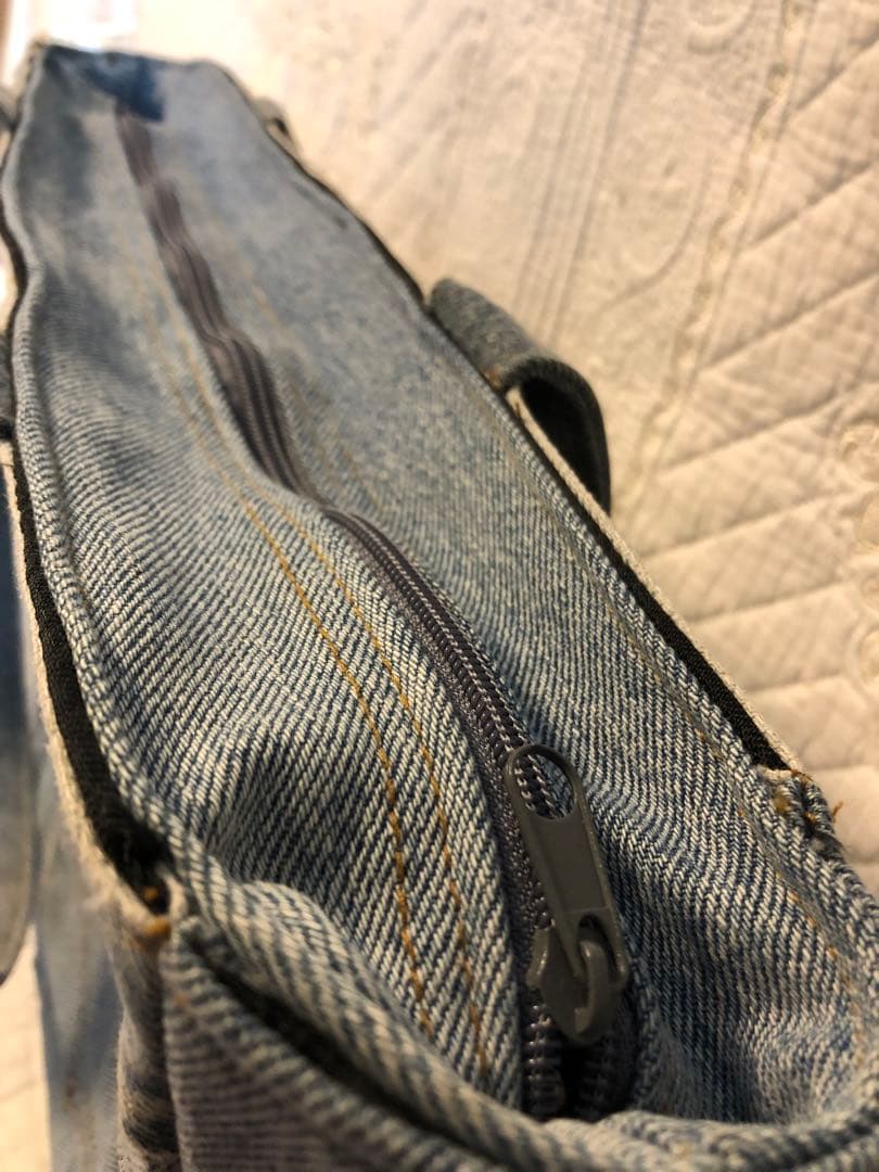 デニム　リメイク　トート　バッグ 花柄　Ｂ4 Levi's（リーバイス）